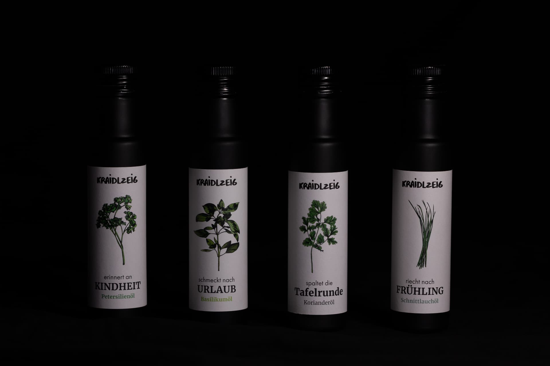 Vier Kraidlzeig Bio-Kräuteröle: Petersilie, Basilikum, Koriander, Schnittlauch
